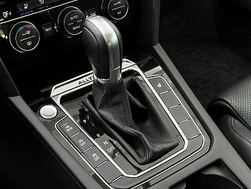 Volkswagen Passat, 2017г, полный привод, робот