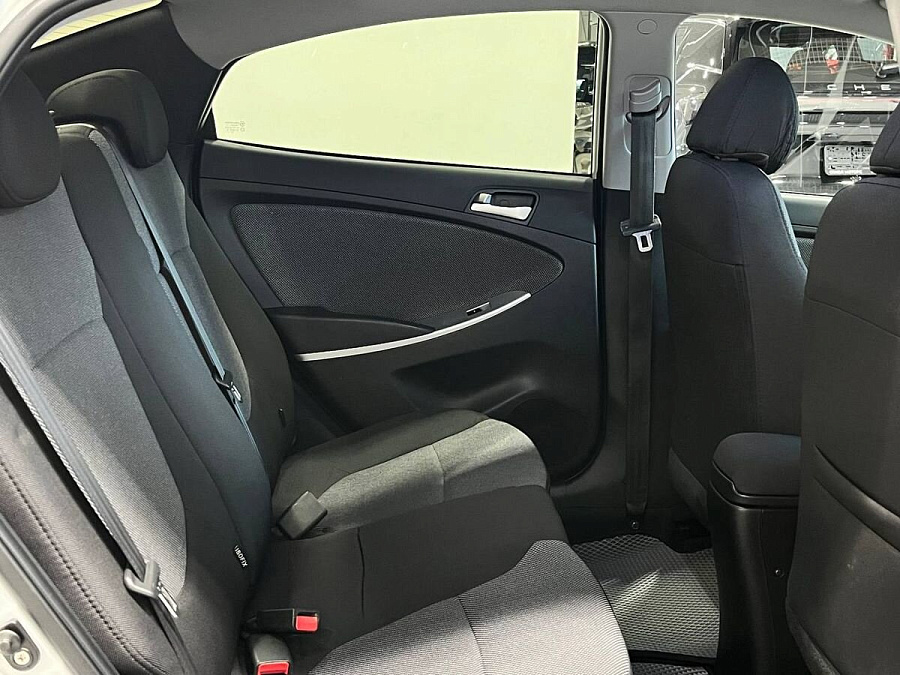 Hyundai Solaris, 2013г., передний привод, автомат