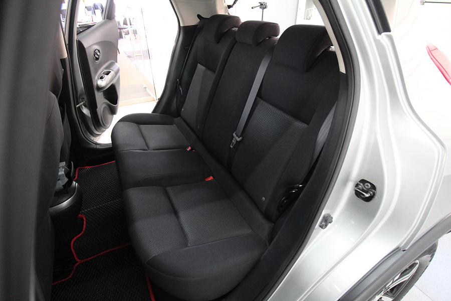 Nissan Juke, 2012г., передний привод, механика