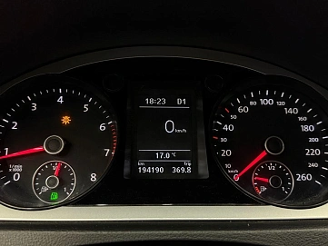 Volkswagen Passat, 2010г, передний привод, робот