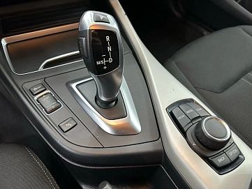 BMW 1 серии, 2018г, задний привод, автомат
