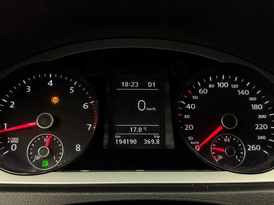 Volkswagen Passat, 2010г., передний привод, робот