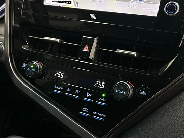 Toyota Camry, 2021г, передний привод, автомат