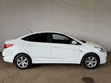 Hyundai Solaris, 2013г., передний привод, автомат
