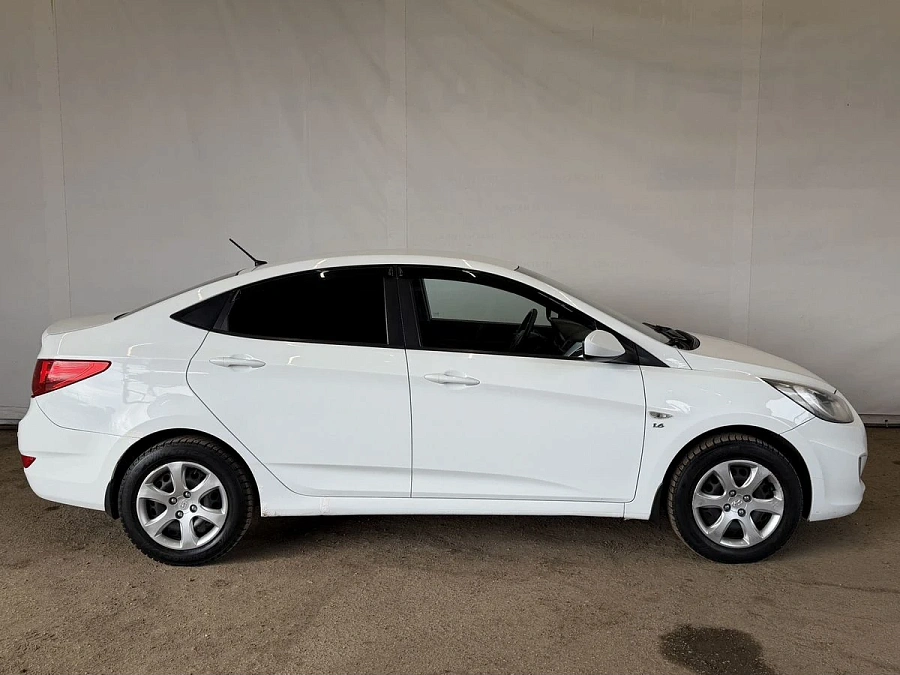 Hyundai Solaris, 2013г., передний привод, автомат
