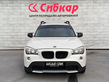 BMW X1, 2011г, задний привод, автомат