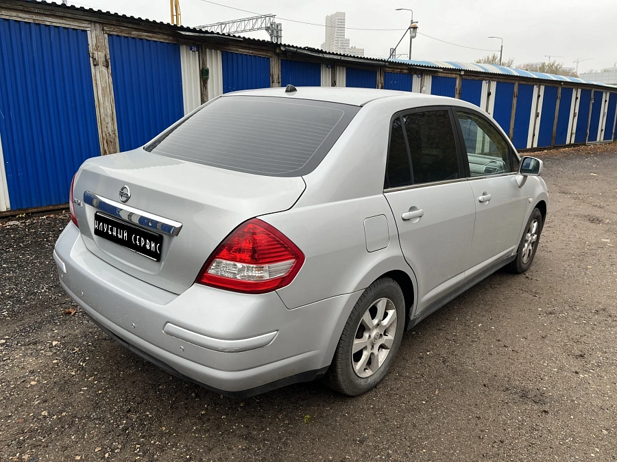 Nissan Tiida, 2008г., передний привод, автомат