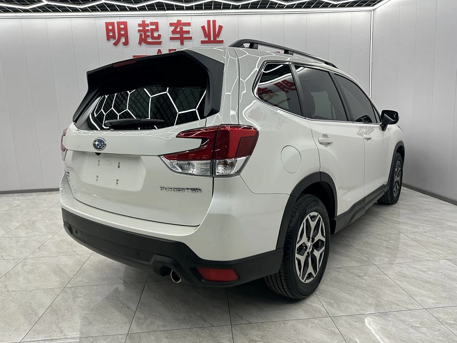 Subaru Forester, 2022г., полный привод, вариатор