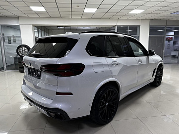 BMW X5, 2024г, полный привод, автомат