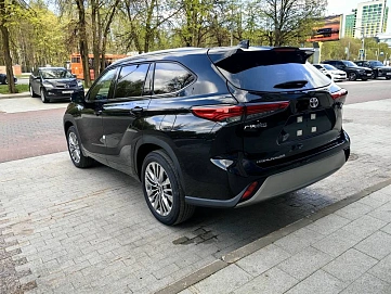 Toyota Highlander, 2025г, полный привод, автомат