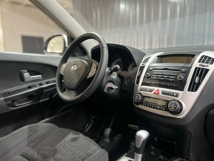 Kia Ceed, 2009г., передний привод, автомат