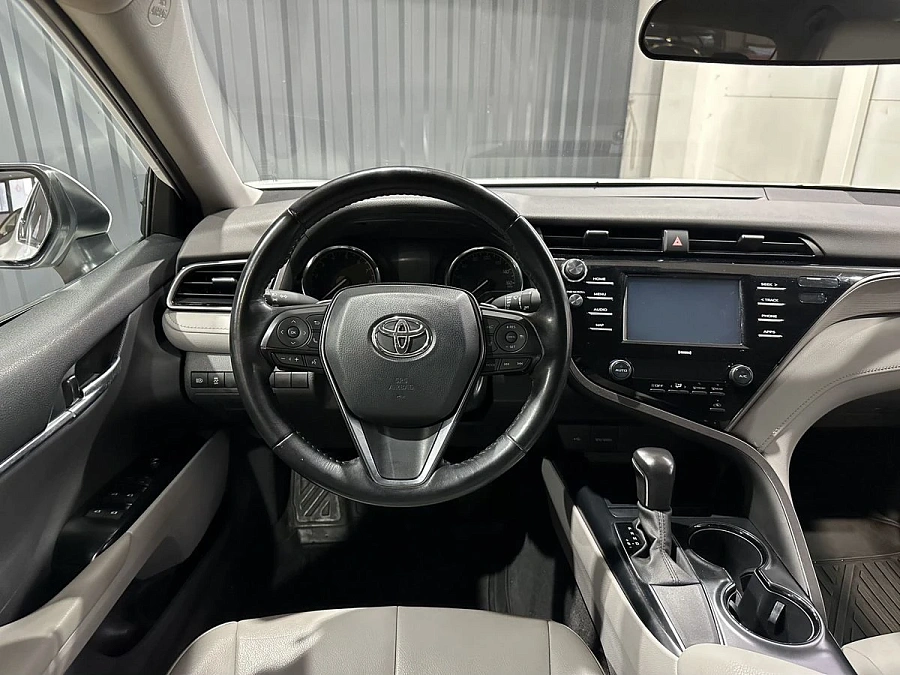 Toyota Camry, 2020г., передний привод, автомат