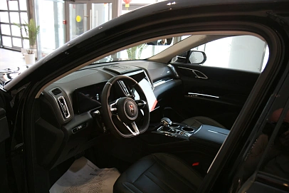 Hongqi HS3, 2025г, передний привод, робот