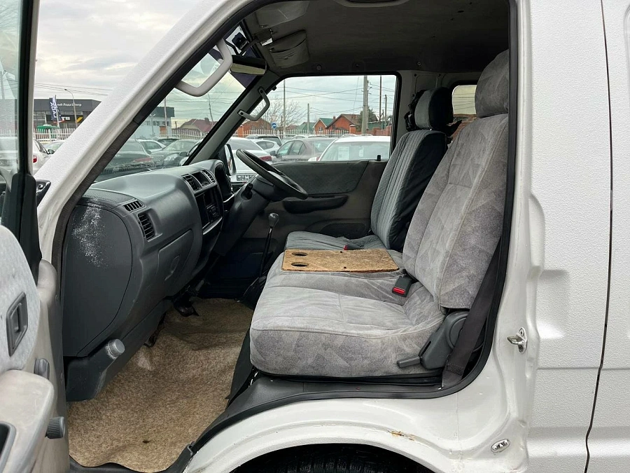 Mazda Bongo, 2002г., передний привод, механика