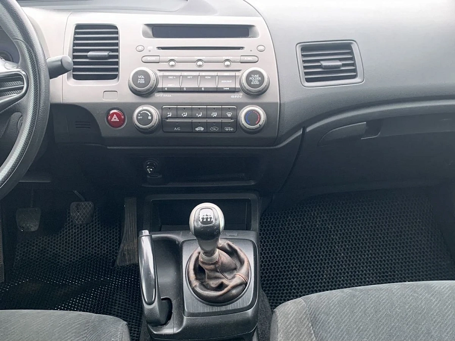 Honda Civic, 2010г., передний привод, механика