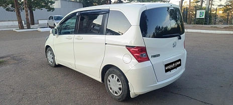 Honda Freed, 2010г, передний привод, вариатор