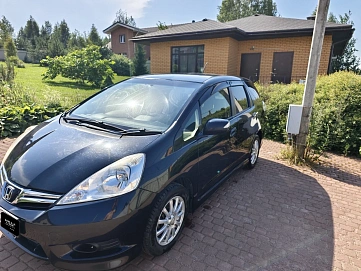 Honda Fit Shuttle, 2013г, передний привод, вариатор