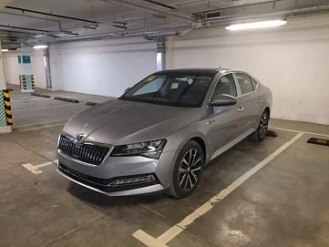 Skoda Superb, 2025г, передний привод, робот