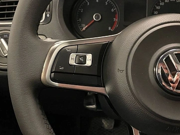 Volkswagen Polo, 2019г, передний привод, механика