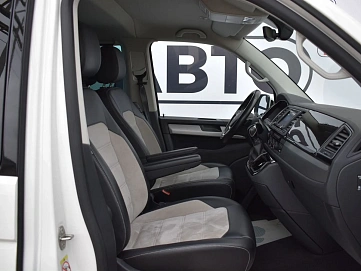 Volkswagen Multivan, 2019г, передний привод, робот