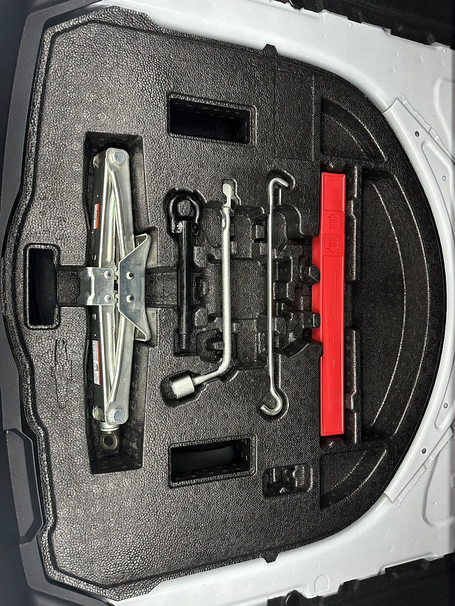 Toyota Corolla, 2021г., передний привод, вариатор