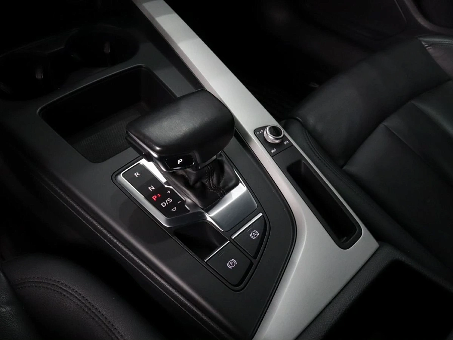 Audi A4, 2021г., передний привод, робот