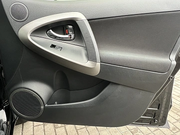 Toyota RAV4, 2012г, полный привод, вариатор