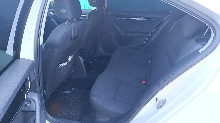 Skoda Octavia, 2018г., передний привод, робот