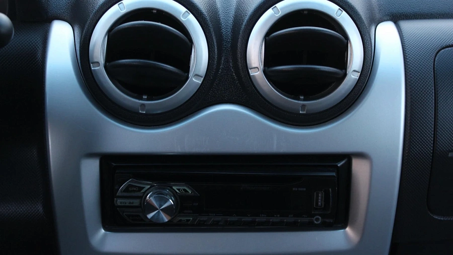 Renault Sandero, 2014г., передний привод, механика