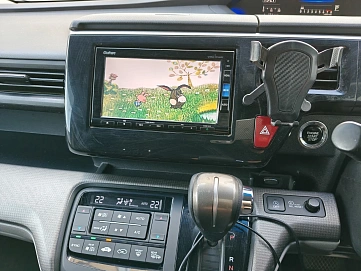 Honda Stepwgn, 2017г, передний привод, вариатор