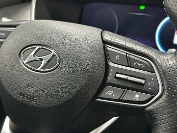 Hyundai Santa Fe, 2021г, полный привод, робот