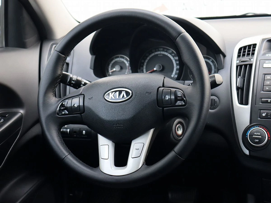 Kia Ceed, 2011г., передний привод, автомат
