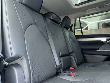 Toyota Highlander, 2025г, полный привод, автомат