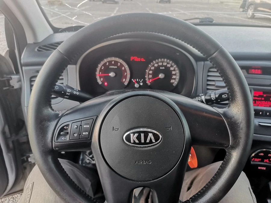 Kia Rio, 2010г., передний привод, автомат