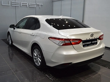 Toyota Camry, 2021г, передний привод, автомат
