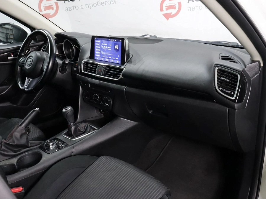 Mazda 3, 2014г., передний привод, механика