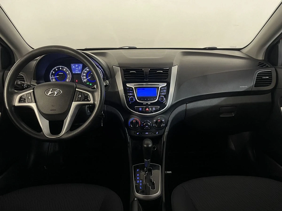 Hyundai Solaris, 2012г., передний привод, автомат