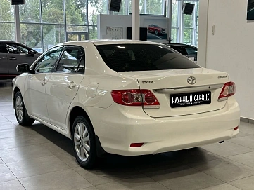 Toyota Corolla, 2013г, передний привод, автомат