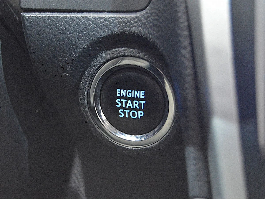 Toyota Camry, 2017г., передний привод, автомат