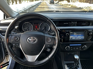 Toyota Corolla, 2013г, передний привод, вариатор