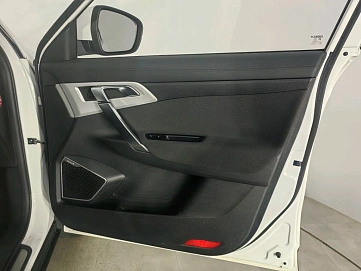 Geely Atlas, 2019г, передний привод, автомат