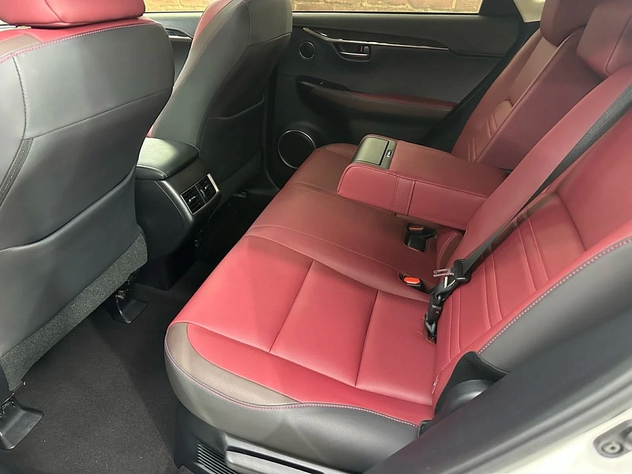 Lexus NX, 2018г., полный привод, вариатор