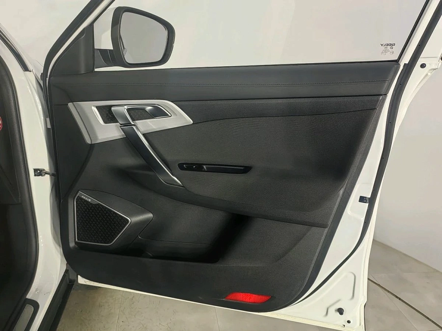 Geely Atlas, 2019г., передний привод, автомат