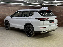 Mitsubishi Outlander, 2023г, полный привод, вариатор
