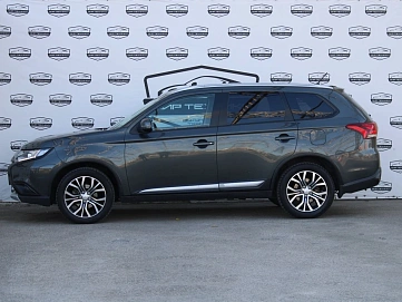 Mitsubishi Outlander, 2015г, полный привод, вариатор