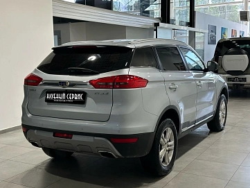 Geely Atlas, 2018г, передний привод, автомат