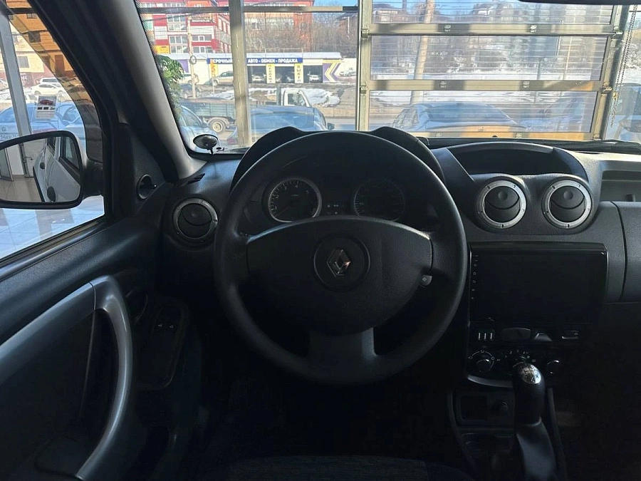 Renault Duster, 2012г., передний привод, механика