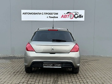 Peugeot 308, 2011г, передний привод, механика