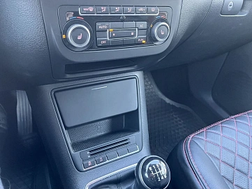 Volkswagen Tiguan, 2011г., передний привод, механика
