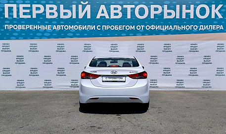 Hyundai Elantra, 2013г, передний привод, механика